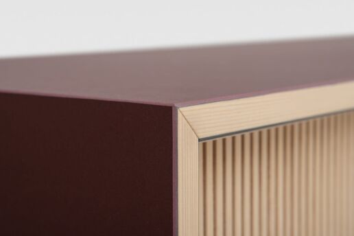 Detail Sideboard in Linoleum burgundy
