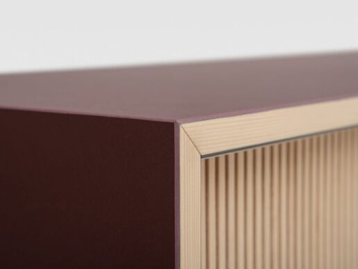 Detail Sideboard in Linoleum burgundy