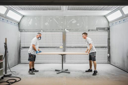 Spritzkabine mit optimalen Arbeitsbedingungen